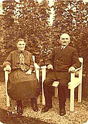 Gro�elternLevy1937 int2